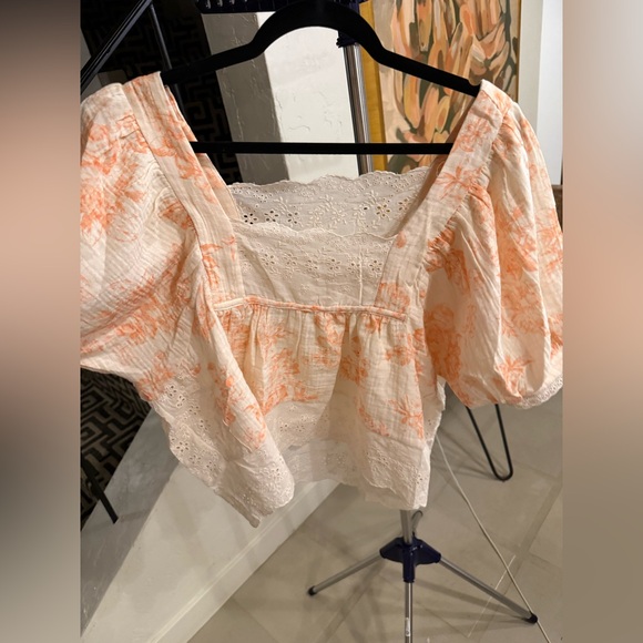 Olivaceous Tops - NWT Olivaceous Boho Floral Puff Sleeve Festival Top M